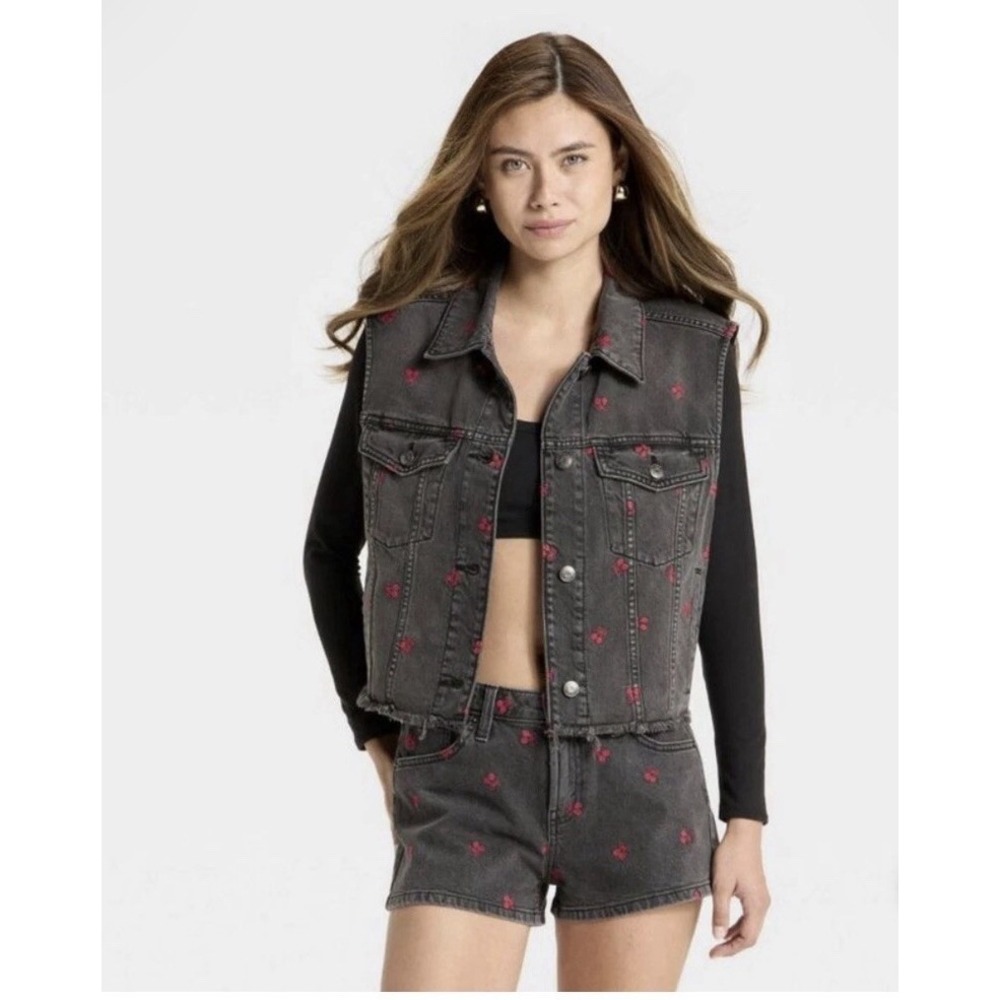 Wild Fable Black Cherry Embroidered Jean Vest Raw Hem Size CL NWT Womens